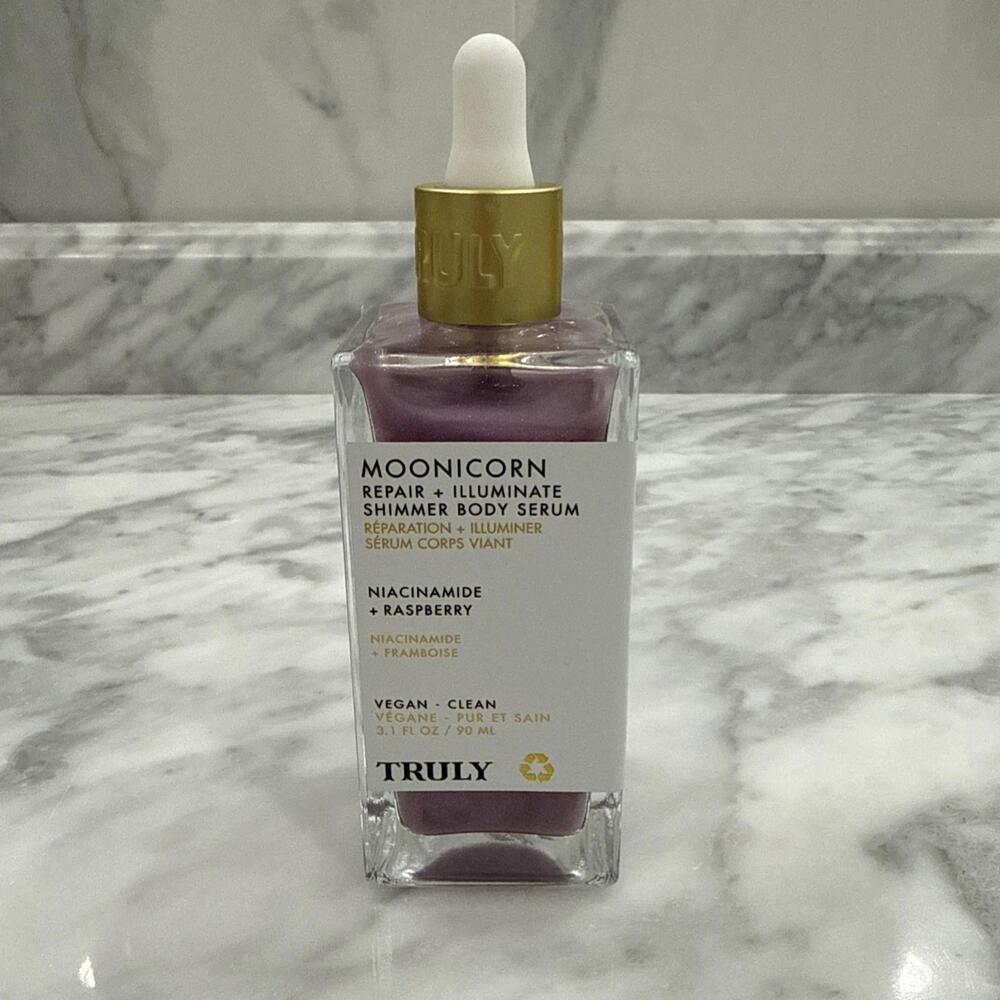 TRULY MOONICORN Repair & Illuminate Shimmer Body Serum Niacinamide + Raspberry - Picture 2 of 4